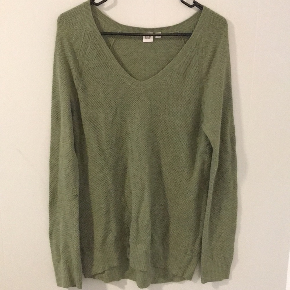 gap sweater